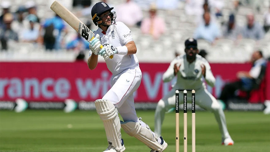 Root's 99 not out keeps India at bay in third Test