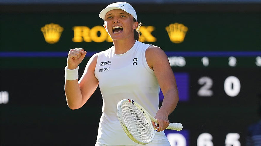 Swiatek routs Bencic to reach first Wimbledon final