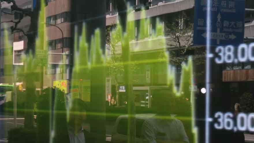 Stock futures dip after Trump slaps tariffs on Canada