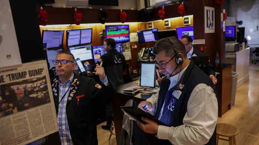 S&P 500 ends down as tariffs sour sentiment