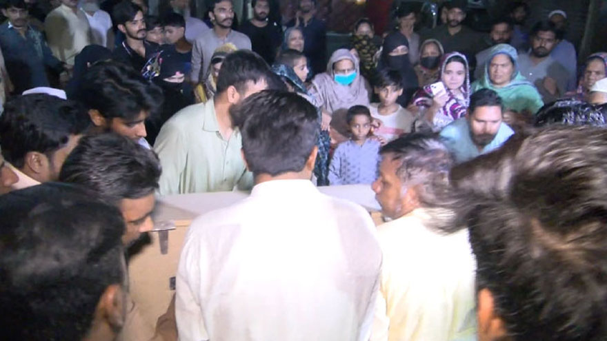 Tragedy in Mian Channu: Father dies of grief after seeing son's body