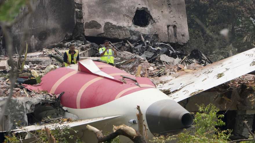 Air India crash report shows pilot confusion over engine switch movement