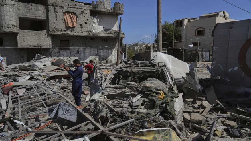 52 Palestinians killed in Gaza from Israeli airstrikes and shootings near an aid site