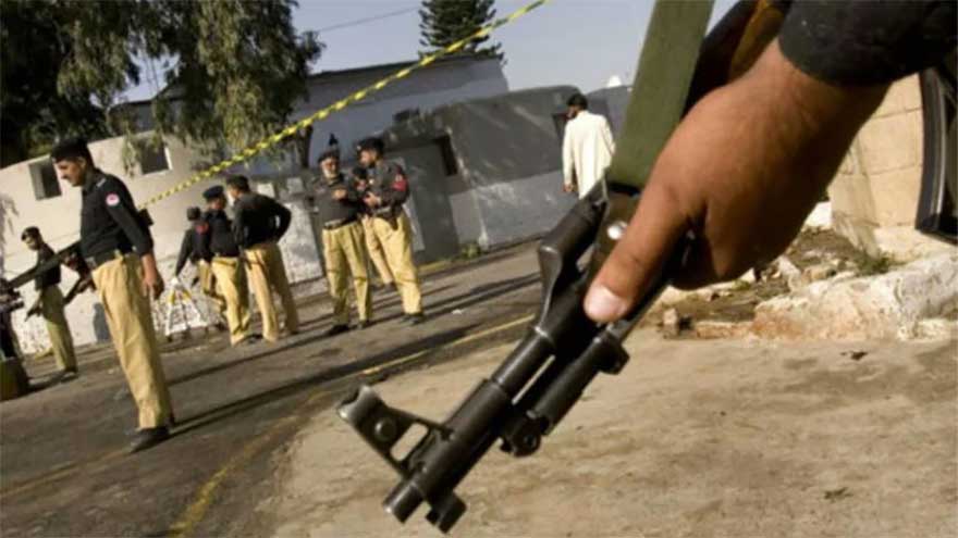 Armed men rob goldsmith of Rs30.95m cash in Karachi