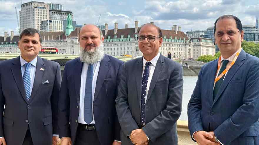 Pakistan, UK vow to strengthen political, economic ties