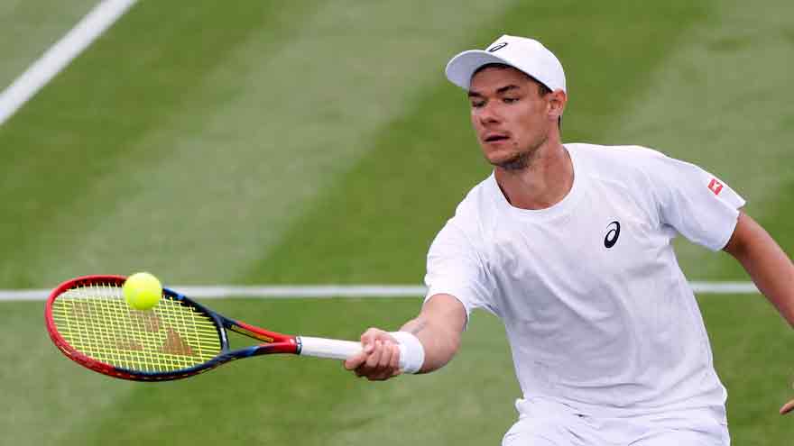 ATP roundup: Kamil Majchrzak keeps momentum going with win at Gstaad