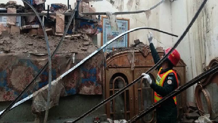 پاکپتن : بارشوں سے چھتیں اور دیواریں گرنے کے واقعات، 2بچے جاں بحق، 7زخمی