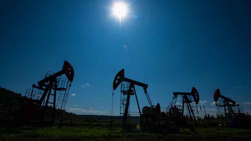 Oil prices gain on demand expectations amid improving economy