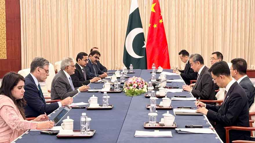 Pakistan, China pledge stronger ties for regional peace, development
