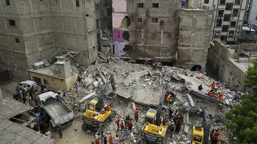 44 rundown buildings sealed in Karachi