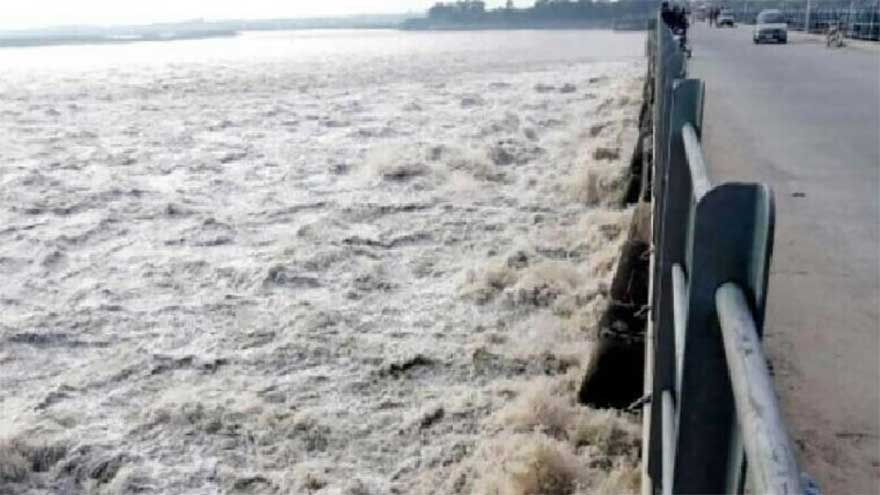 Alert issued amid high-level flood forecast in Jhelum River