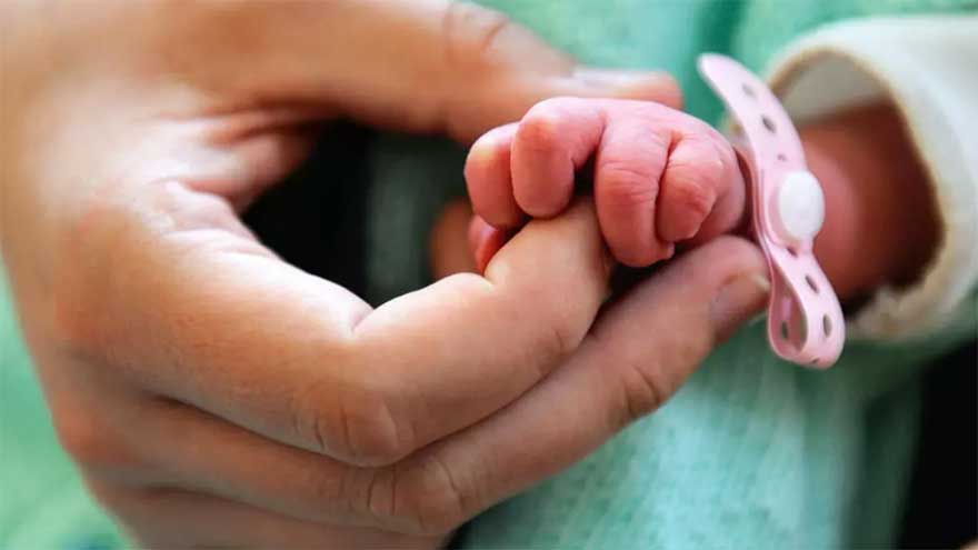 Dunya News World-first IVF trial reduces risk of babies inheriting diseases