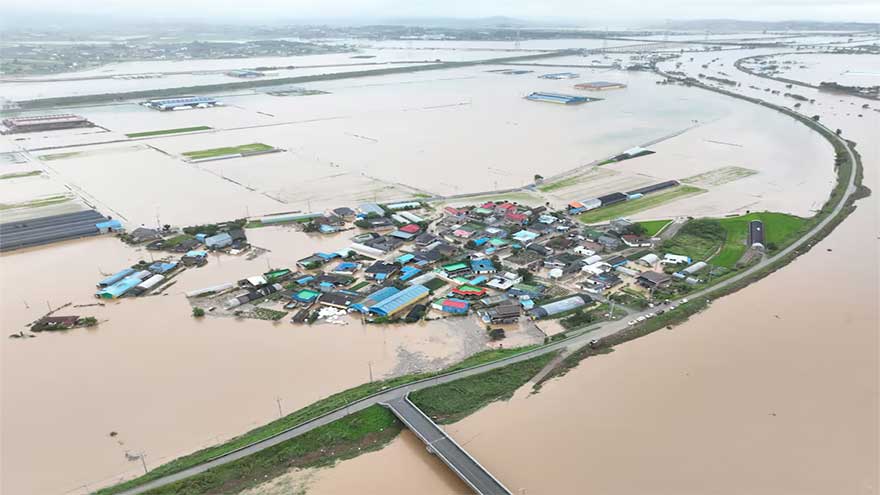 South Korea lashed by heavy rain, two dead and more than 1,000 evacuated