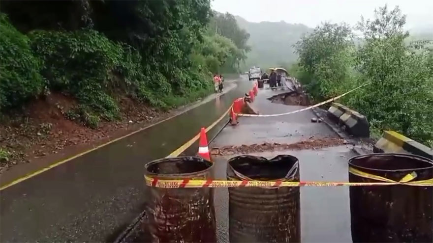Rawalpindi-Murree-Kashmir Road closed due to landslide