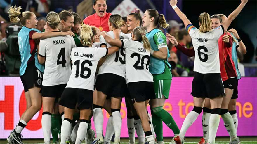 Ten-woman Germany in Euros semis after stunning shootout win over France