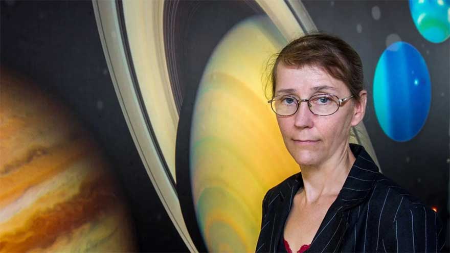Scientist says she was sacked by Nasa after raising concerns about alien life on Mars