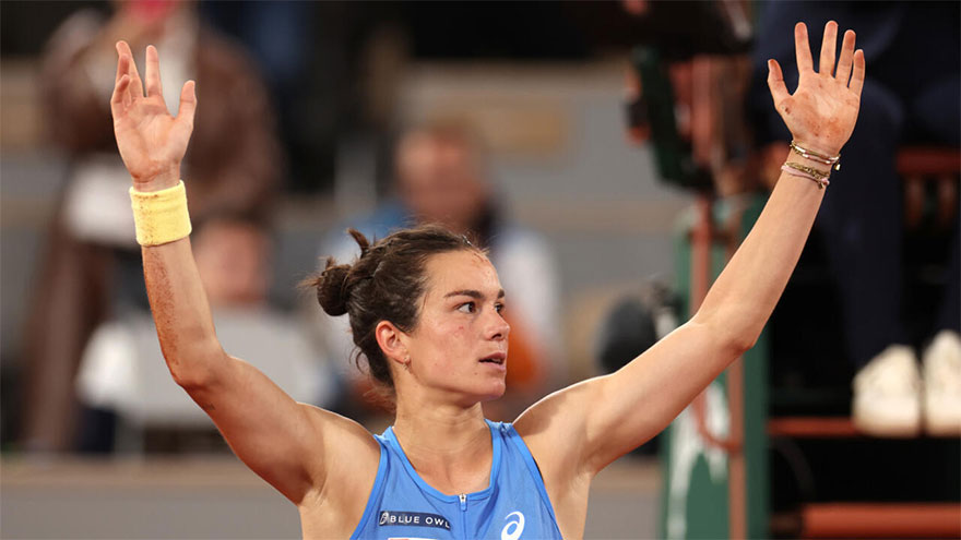 France's Boisson wins maiden WTA title in Hamburg