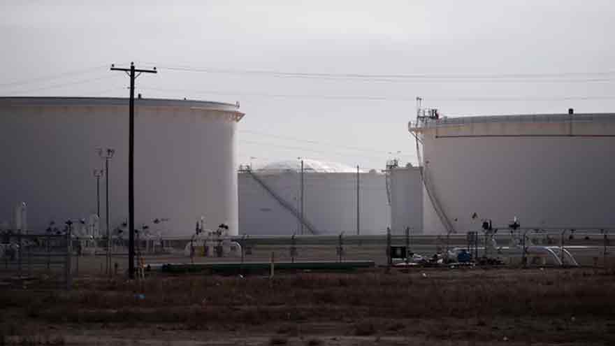 Oil prices little changed as investors eye impact of new sanctions on Russia