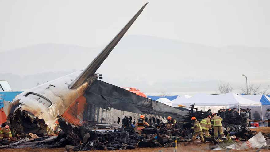 Evidence shows Jeju Air pilots shut off less-damaged engine before crash, source says