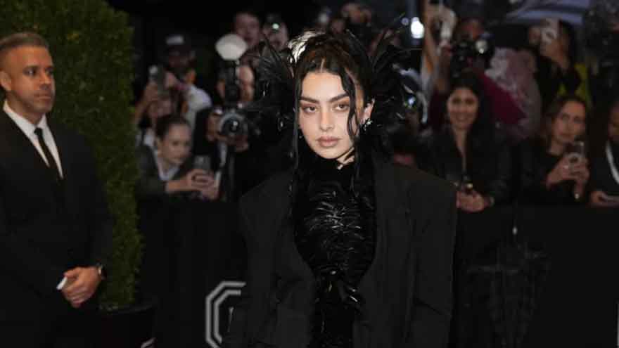 Charli XCX and The 1975 drummer George Daniel are married