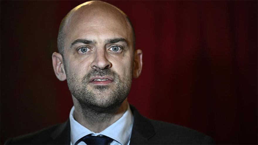 France's top diplomat calls for foreign press access to Gaza