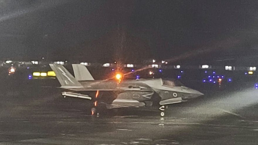 A British F-35 fighter jet stranded in India for over a month takes off after inspiring memes