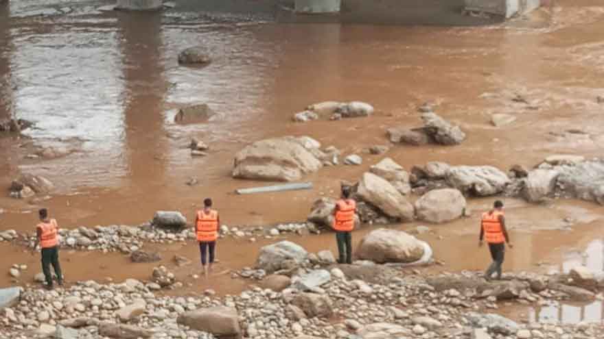 Retired colonel's body recovered, search ongoing for daughter swept away in Islamabad floodwaters 