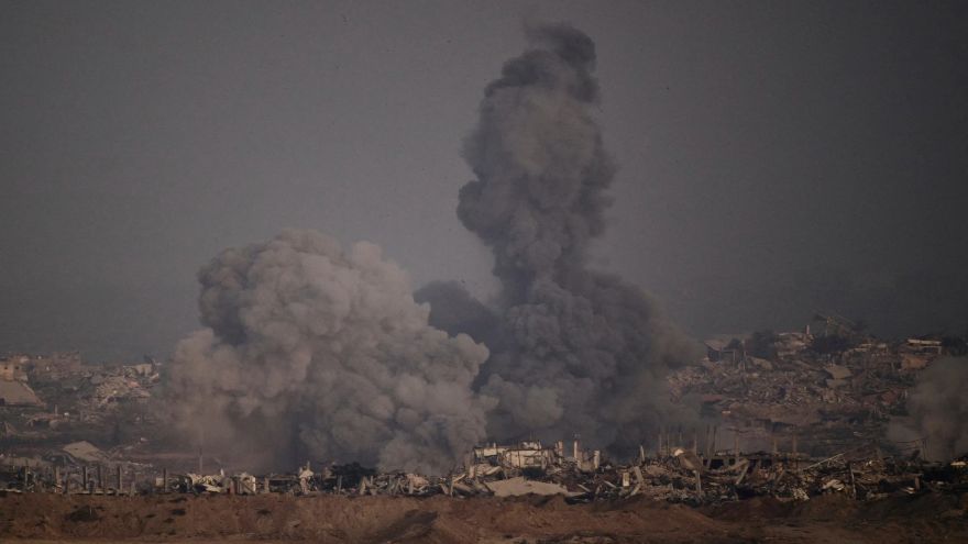 Israeli gunfire and strikes kill at least 42 in Gaza as many of the dead sought aid