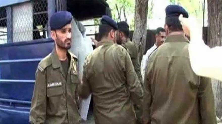 Robber killed, two arrested in Lahore, Karachi 'encounters'
