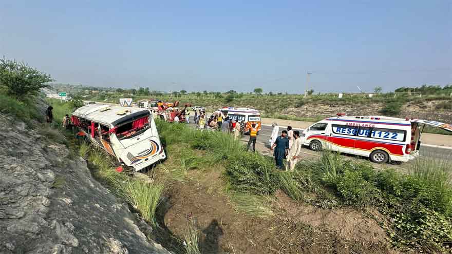 Bus accidents in Chakwal, Jamshoro leave 11 dead, 32 injured