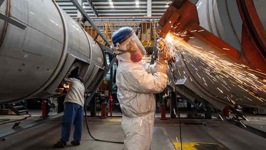 China's industrial profits fall further in June