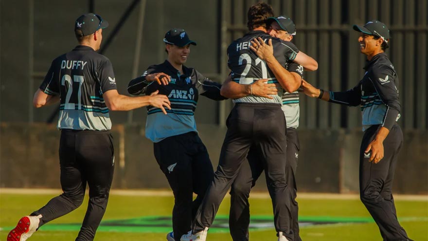 Henry guides New Zealand to T20 Tri-Series win over S Africa
