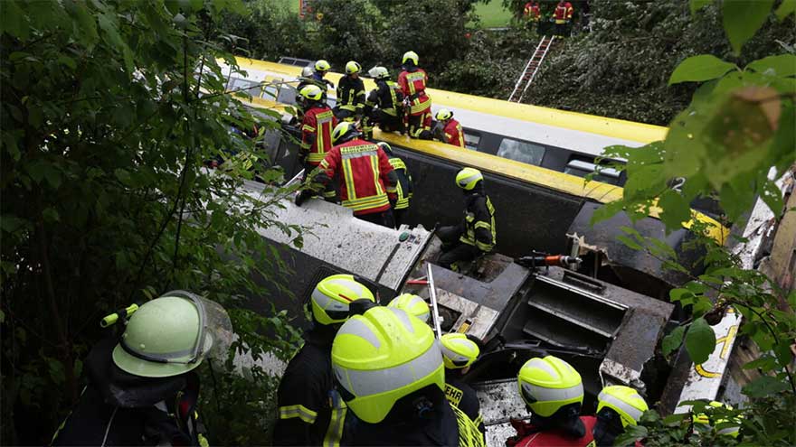 Three dead, several injured after train derails in Germany