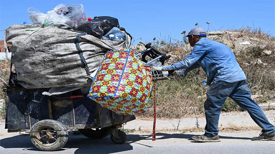 Dunya News Tunisia plastic collectors spread as economic, migration woes deepen