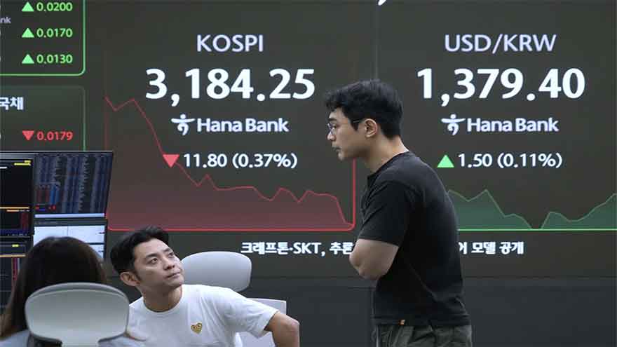 World shares advance after EU strikes trade deal with Trump