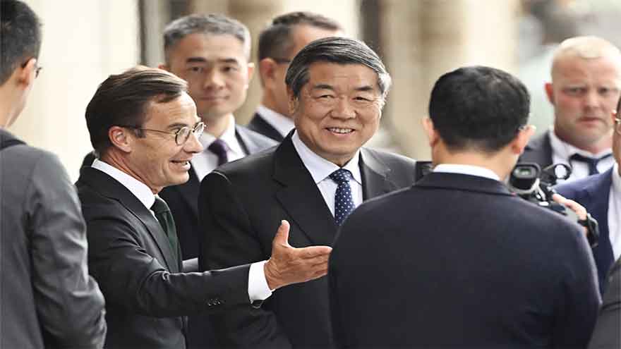 US and China officials meet in Stockholm to discuss how to ease trade tensions