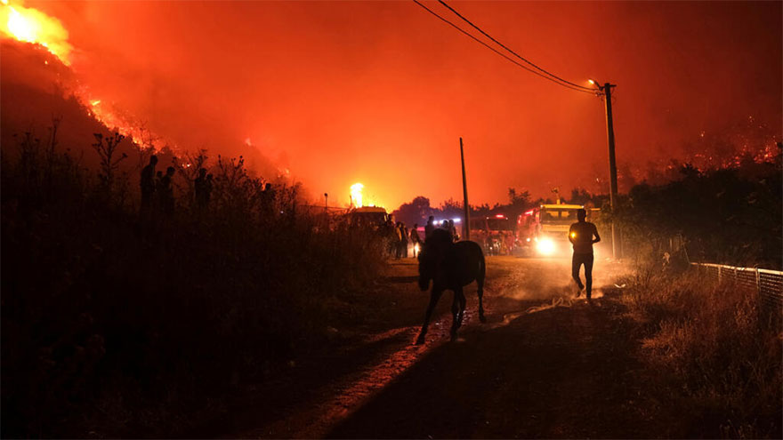 Turkey battles wildfires as heatwave grips Med