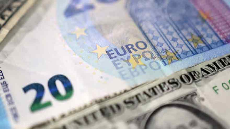 Euro under pressure as US-EU trade deal fails to impress