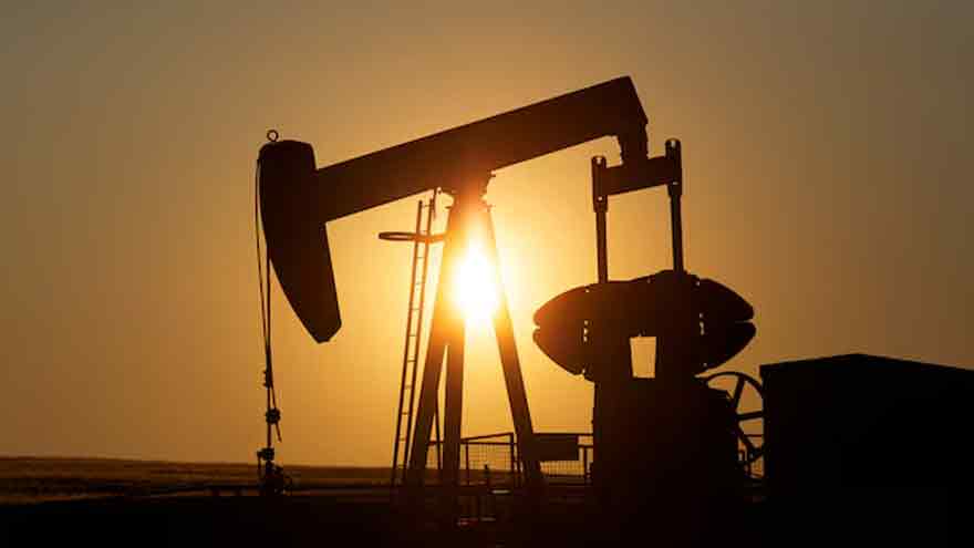 Oil climbs on EU trade deal, potential US-China tariff truce extension