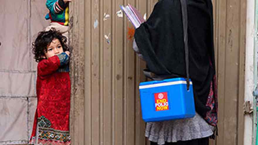 Two female robbers posing as polio workers loot gold, cash in Taxila