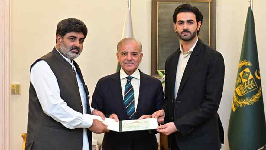 PM awards Rs5m to MMA fighter Shahzaib Rind