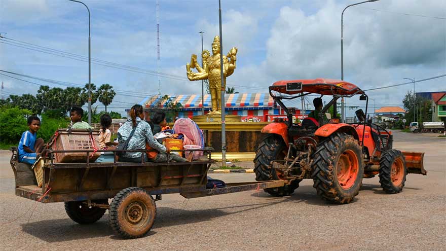 Displaced Cambodians return home after Thailand truce