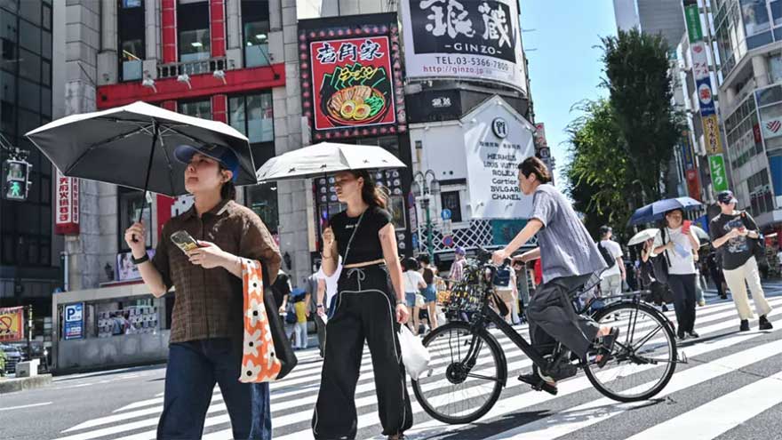 Dunya News Japan sees new record high temperature of 41.2C