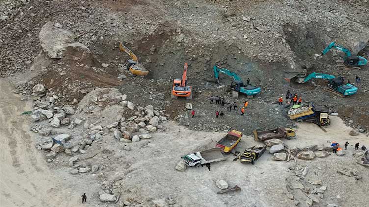 Search continues for Indonesia quarry collapse victims, death toll at 17