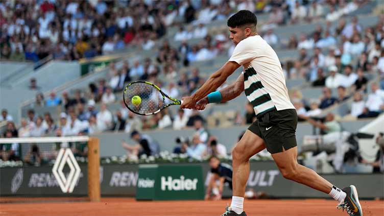 Alcaraz tackles Shelton for spot in French Open quarters as Swiatek faces old foe