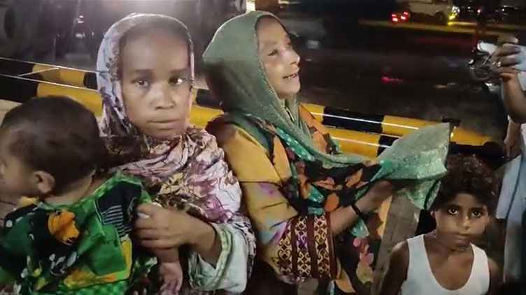 Dunya News Mother returns escaped prisoner son to jail, earns praise for honesty