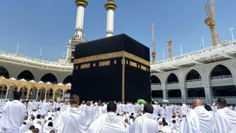 لَبَّيْكَ اللَّهُمَّ لَبَّيْكَ: مناسک حج کا آغاز، لاکھوں عازمین کی منیٰ کیلئے روانگی
