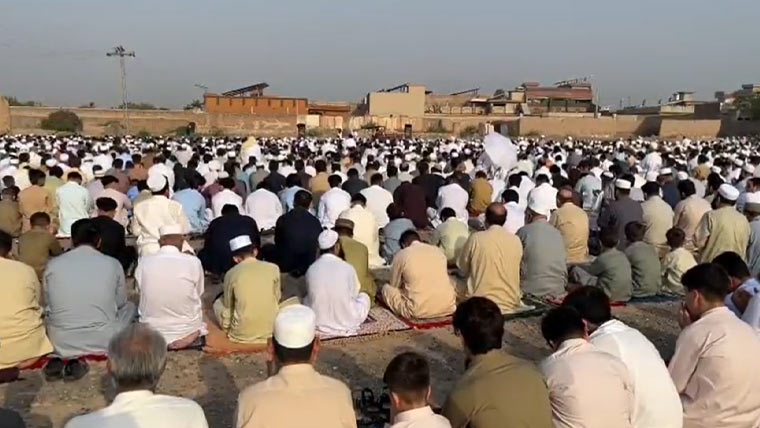 پاکستان میں بوہری برادری اور افغان مہاجرین آج عید منا رہے ہیں