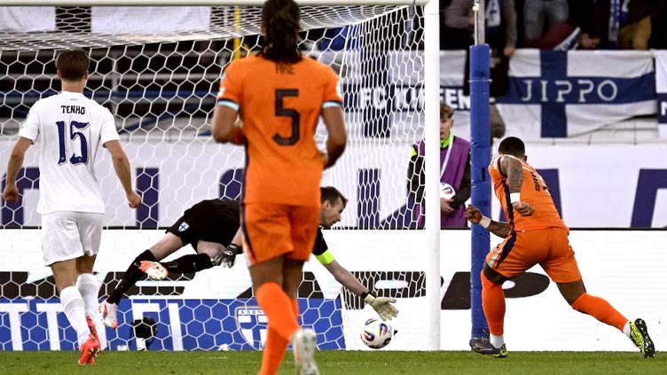 Depay, Dumfries earn Netherlands 2-0 win in Finland