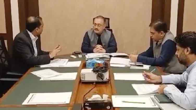Sindh decides to procure electric taxis, buses in next fiscal year